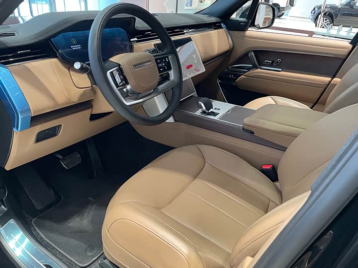 Land Rover Range Rover 2025 2025款 3.0 L6 400PS 盛世加长版