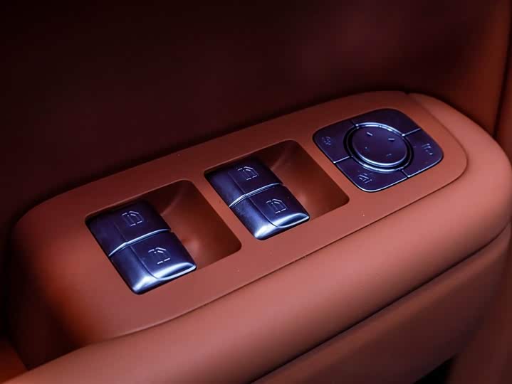 LiXiang L9 2025 2025款 Ultra 智能焕新版