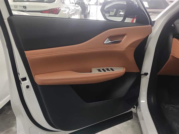 Changan UNI-Z Hybrid 2025 2025款 智慧新蓝鲸 125km 战舰+