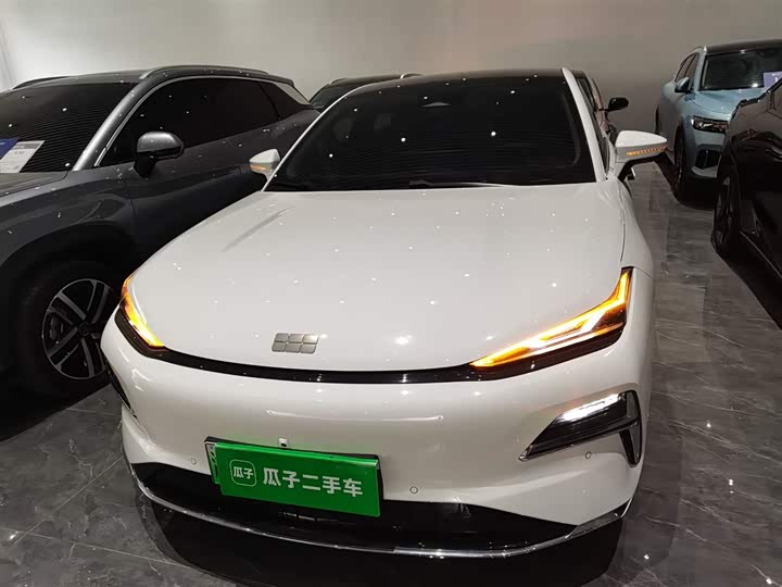 Geely Galaxy Starshine 8 EM-i 2025 2025款 130km EM-i 尊享版
