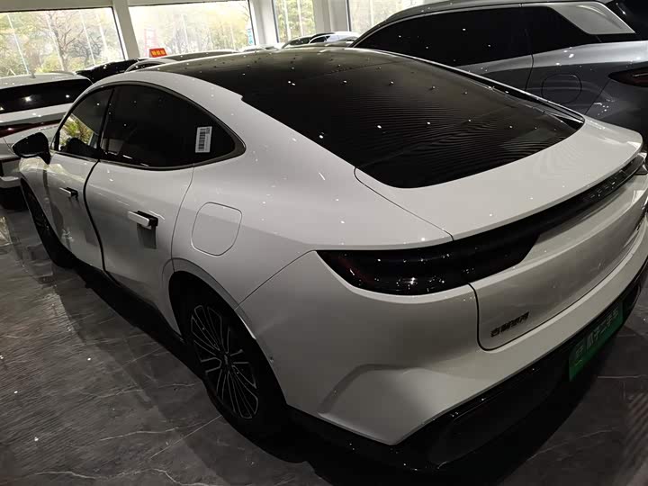 Geely Galaxy Starshine 8 EM-i 2025 2025款 130km EM-i 尊享版