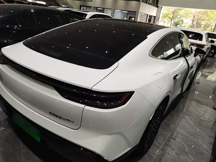 Geely Galaxy Starshine 8 EM-i 2025 2025款 130km EM-i 尊享版