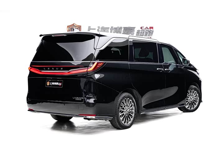 2025 Lexus LM