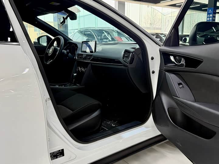 Mazda CX-4 2021 2021款 2.0L 自动两驱蓝天活力版