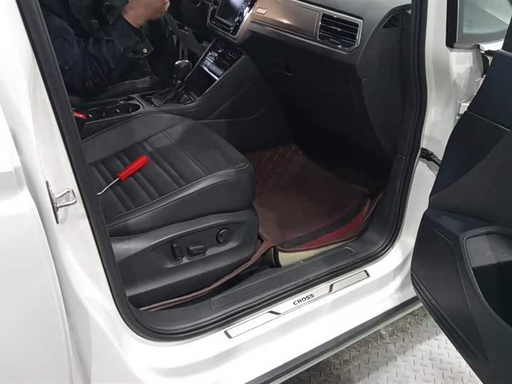 Volkswagen Touran L 2021 2021款 途安L 280TSI DSG拓界版 7座