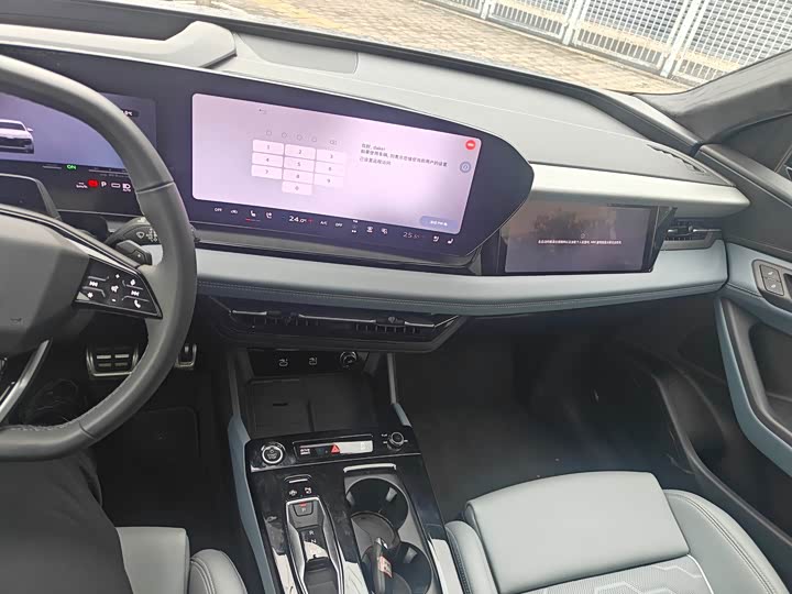 Audi Q6L e-tron 2026 2026款 首发领航版