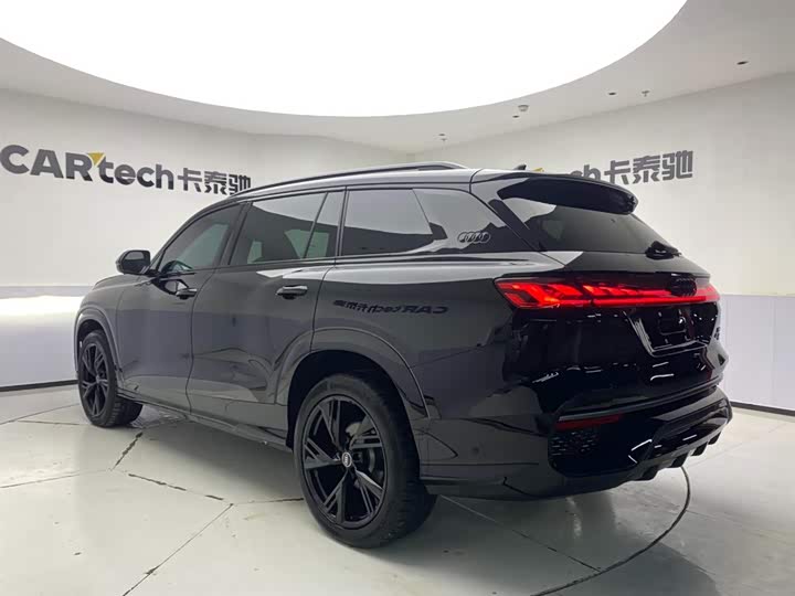 Audi Q6 2024 2024款 45 TFSI quattro 黑武士版 7座