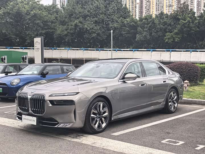 BMW i7 2023 2023款 eDrive50L 尊享M运动套装