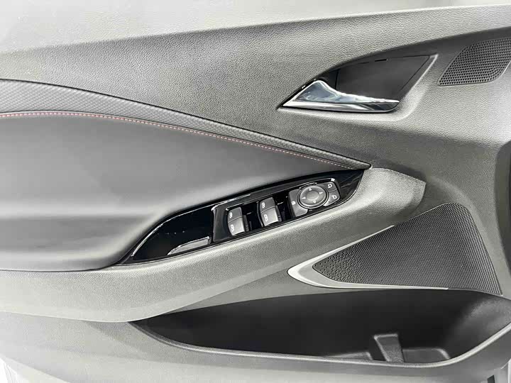 Chevrolet Orlando 2020 2020款 轻混 Redline 530T 自动耀享版（5+2款）