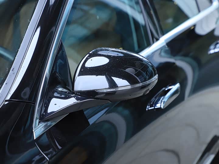 Mercedes-Benz E-Class Hybrid 2024 2024款 E 350 e L 插电式混合动力轿车