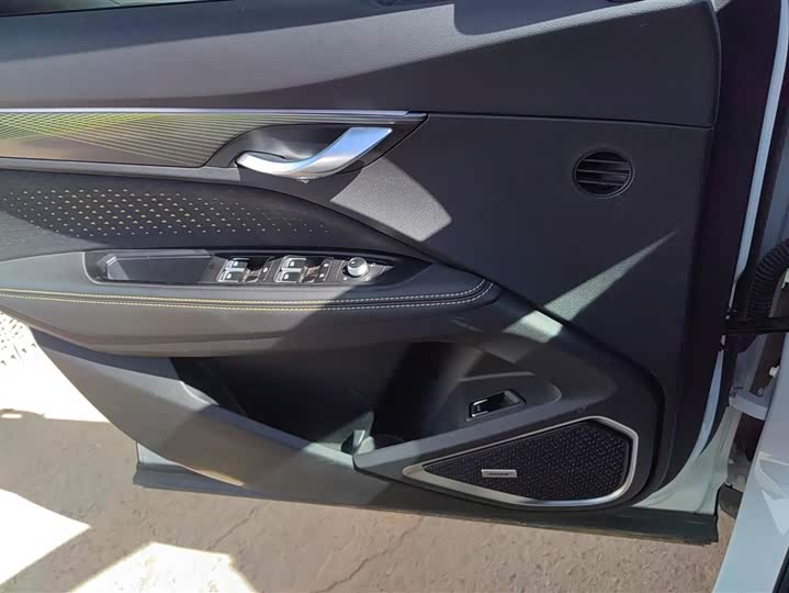 Geely Tugella S 2021 2021款 2.0TD DCT两驱闪电版