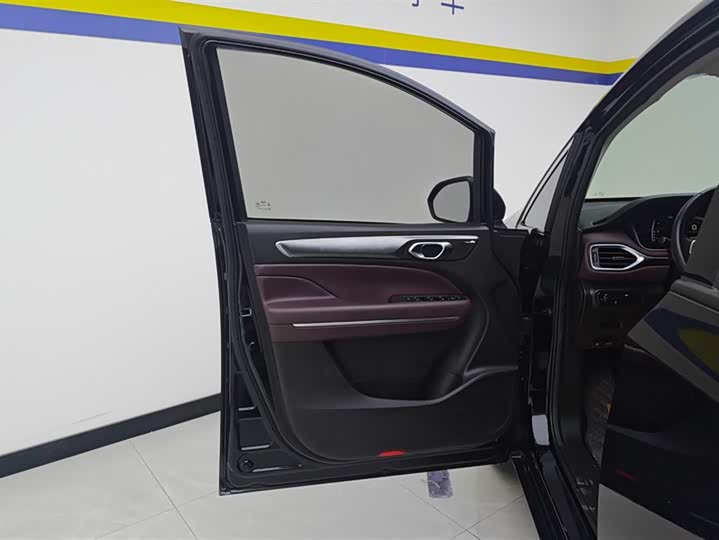 GAC Trumpchi M6 2023 2023款 PRO 270T DCT豪华版