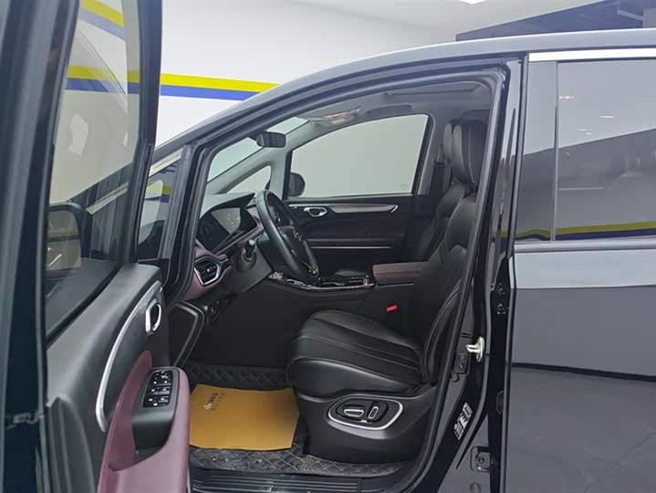 GAC Trumpchi M6 2023 2023款 PRO 270T DCT豪华版