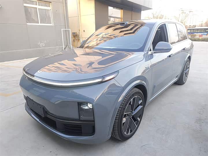 2025 LiXiang L8