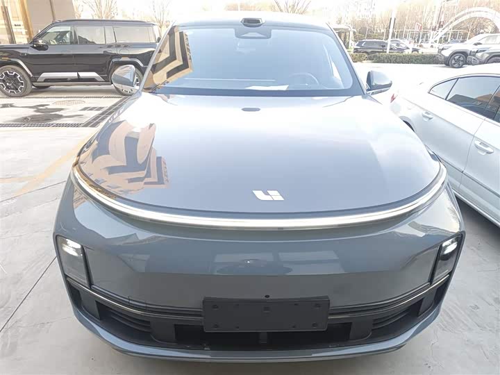 2025 LiXiang L8