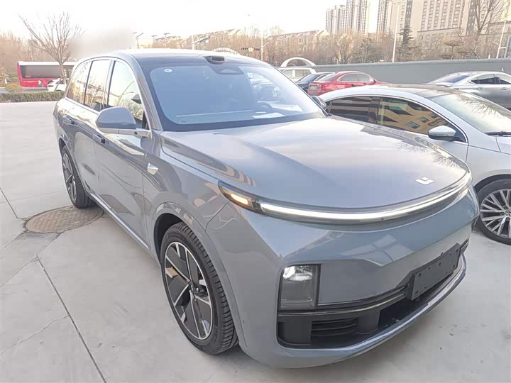 2025 LiXiang L8