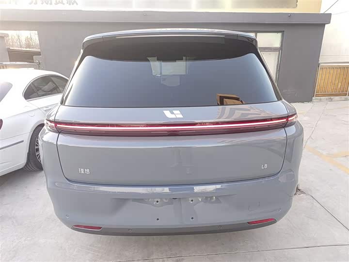 LiXiang L8 2025 2025款 Ultra 智能焕新版