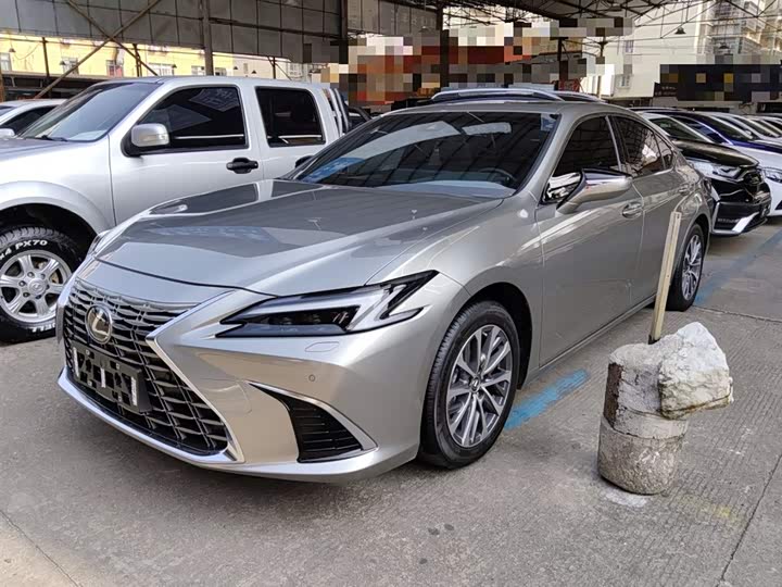 2025 Lexus ES