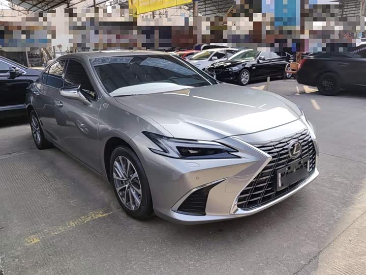 2025 Lexus ES