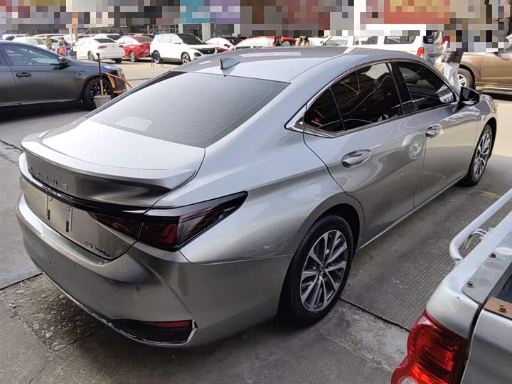 Lexus ES 2025 2025款 300h 臻享版