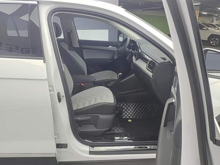 Volkswagen Tayron 2026 2026款 3000万辆甄选款 300TSI