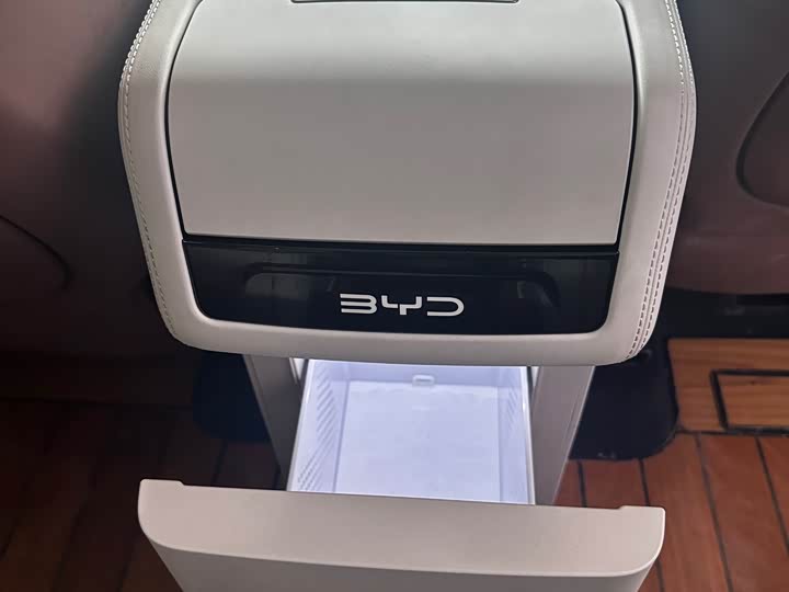 BYD Xia 2025 2025款 DM-i 1.5T 180km 超越型