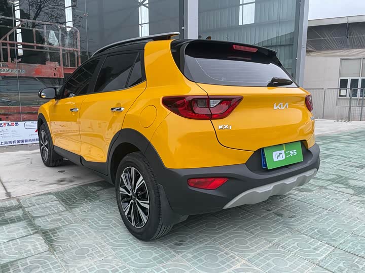 Kia KX1 2021 2021款 1.4L CVT趣享天窗款