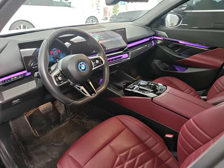 BMW i5 2024 2024款 eDrive 35L 尊享型 M运动套装