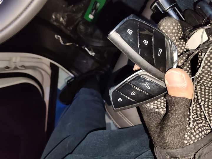 Maxus Mifa 7 2024 2024款 改款 超混 长续航版 悦享版