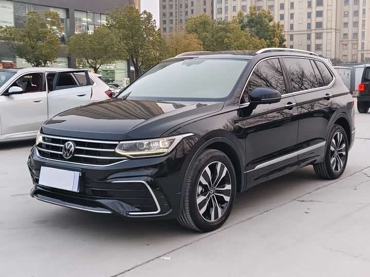 Volkswagen Tiguan L Pro 2025 2025款 出众款 330TSI 自动两驱R-Line龙耀版