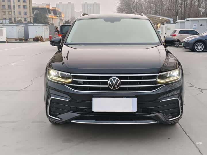 Volkswagen Tiguan L Pro 2025 2025款 出众款 330TSI 自动两驱R-Line龙耀版