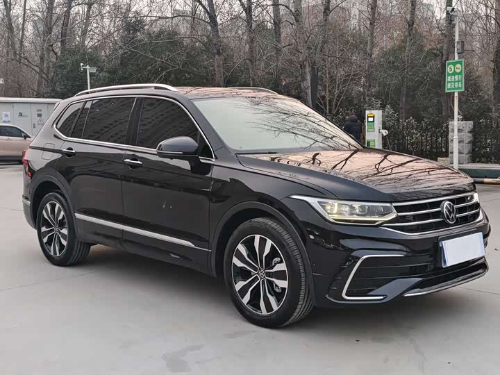 Volkswagen Tiguan L Pro 2025 2025款 出众款 330TSI 自动两驱R-Line龙耀版