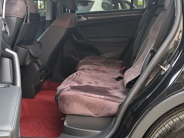 Volkswagen Tiguan L Pro 2025 2025款 出众款 330TSI 自动两驱R-Line龙耀版