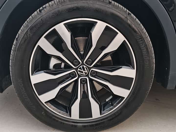 Volkswagen Tiguan L Pro 2025 2025款 出众款 330TSI 自动两驱R-Line龙耀版