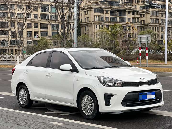 Kia Pegas 2020 2020款 改款 1.4L 自动舒适天窗版