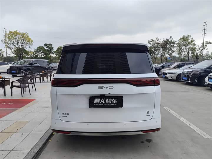 BYD Xia 2025 2025款 DM-i 1.5T 180km 卓越型