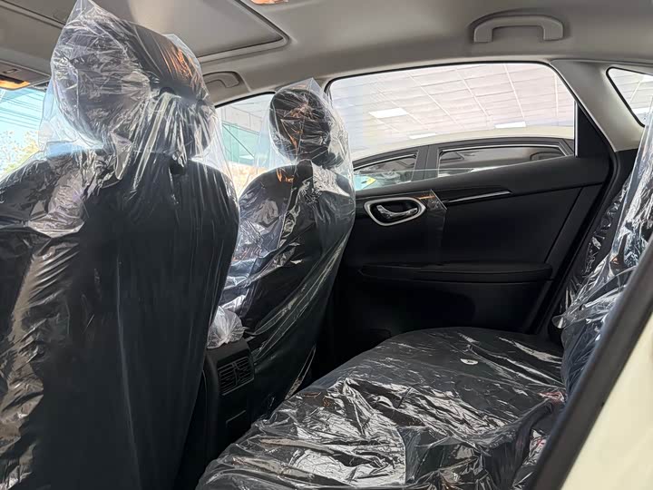 Nissan Sylphy 2026 2026款 经典 1.6L CVT XE 舒心天窗版