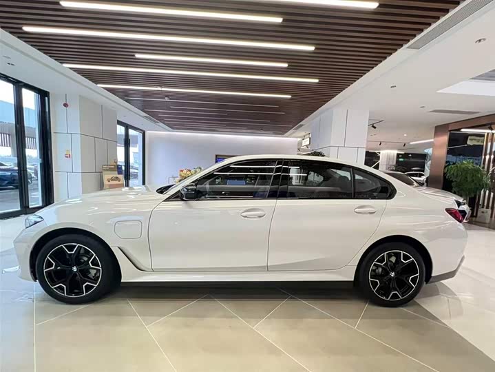 BMW i3 2025 2025款 eDrive 40 L 曜夜套装