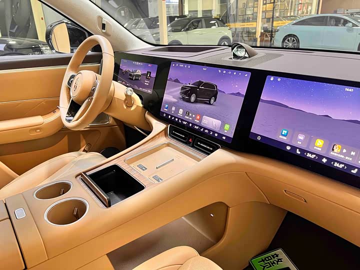 Aito M8 2025 2025款 增程 Ultra版 53.4kWh 6座版