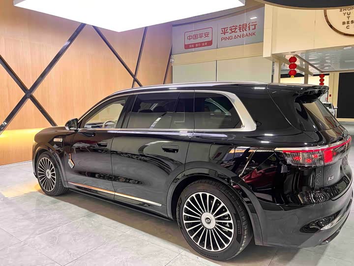 Aito M8 2025 2025款 增程 Ultra版 53.4kWh 6座版