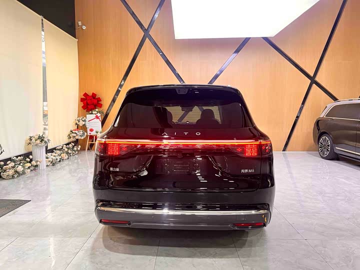 Aito M8 2025 2025款 增程 Ultra版 53.4kWh 6座版