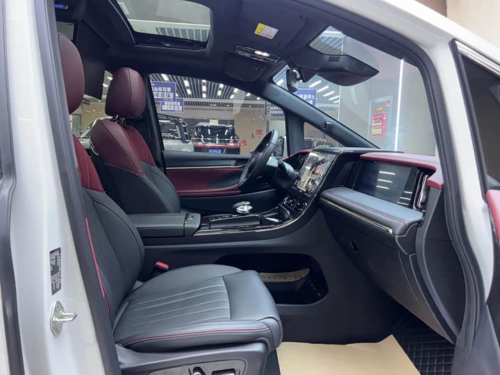 GAC Trumpchi M8 2024 2024款 宗师系列 400T 先锋版