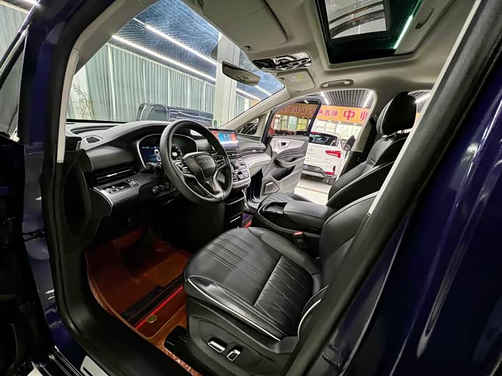 Roewe iMax 8 2022 2022款 400TGI 旗舰版