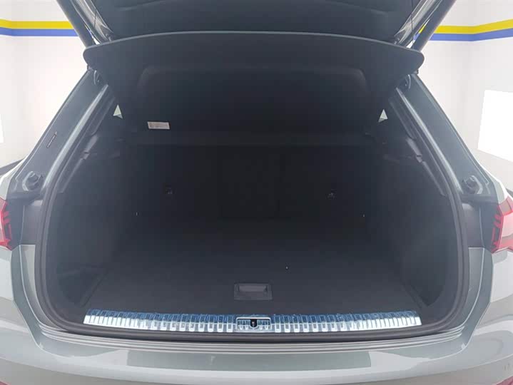 Audi Q3 2024 2024款 35 TFSI 时尚动感型