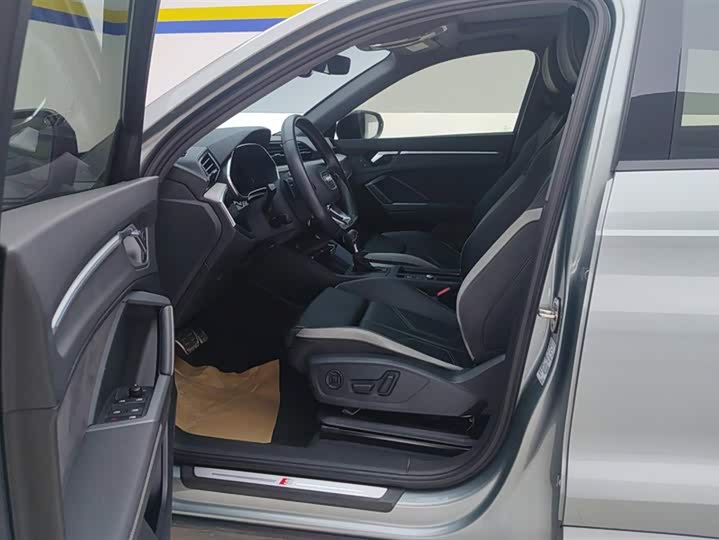 Audi Q3 2024 2024款 35 TFSI 时尚动感型