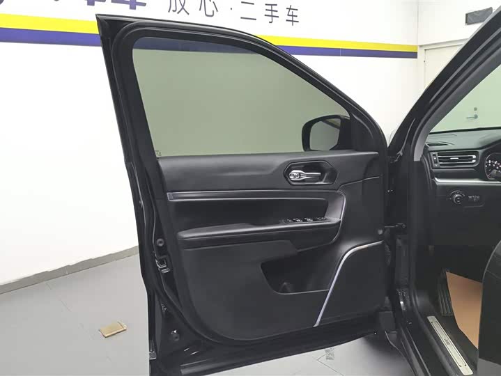 Jeep Grand Commander 2020 2020款 2.0T 两驱精英版