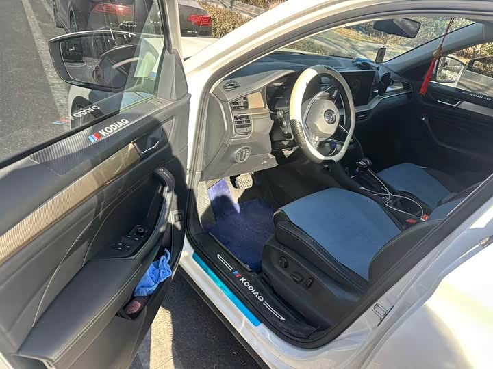 Skoda Kodiaq 2023 2023款 改款 TSI330 7座两驱奢享版