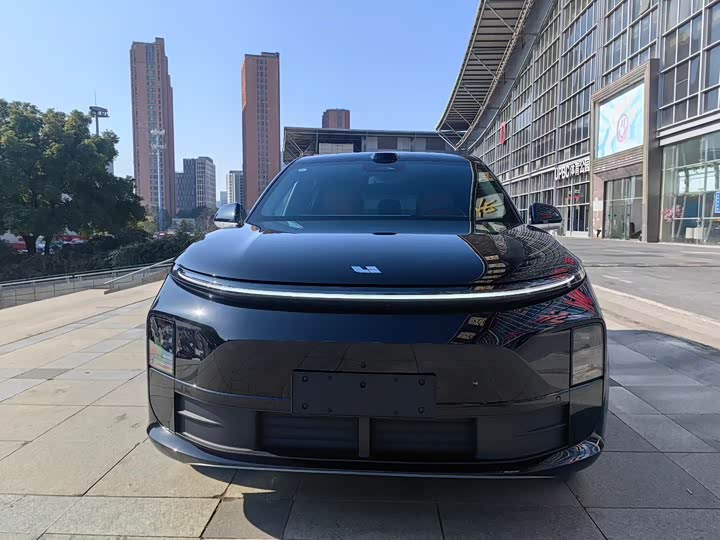 2025 LiXiang L6