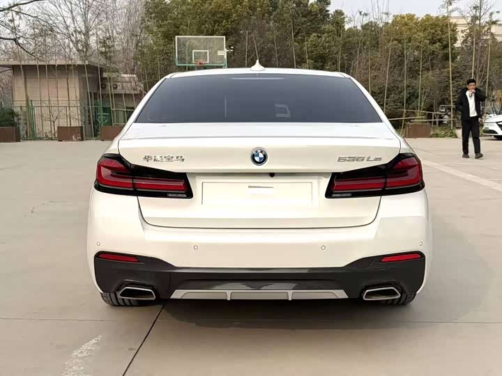 2022 BMW 5 Series Hybrid