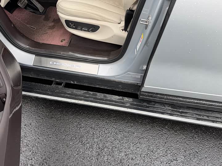 Denza N9 2025 2025款 旗舰型